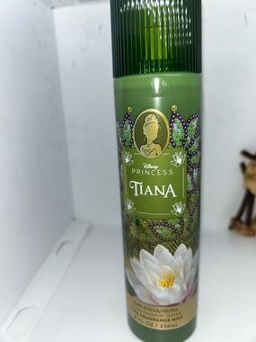Bath & Body Works Tiana Fragrance Mist - Olive Green and White